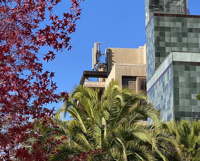 Listening first: simplifying 5G deployment through smarter antenna design